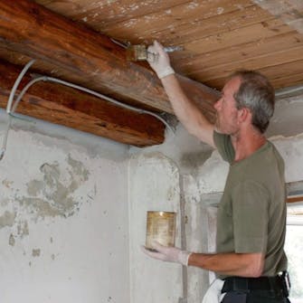 Frilagte tak bjelker: Olje bjelkene Frilagte tak bjelker: Olje bjelkene